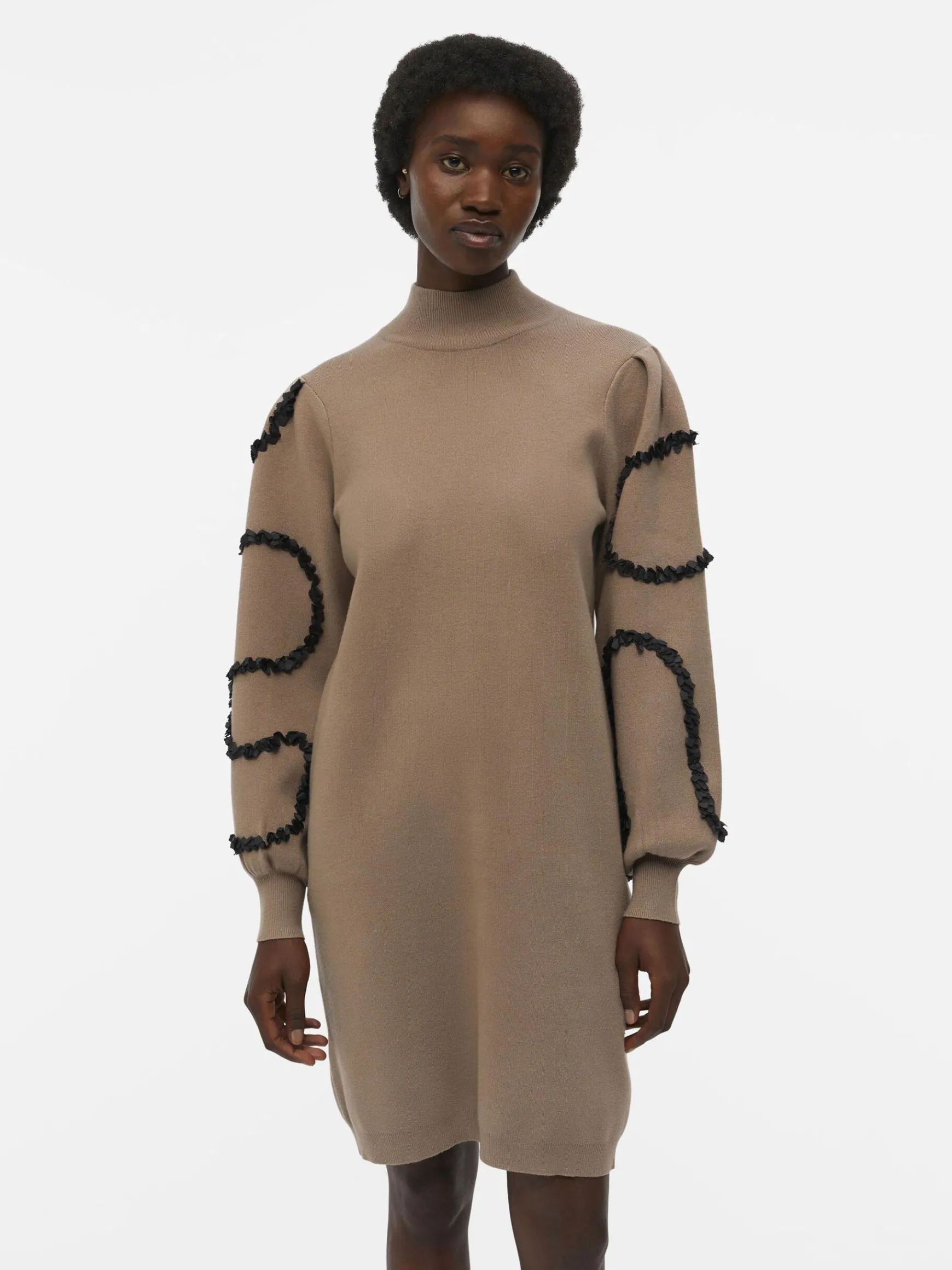 Dame OBJECT BALLONÆRMEDE STRIKKET KJOLE