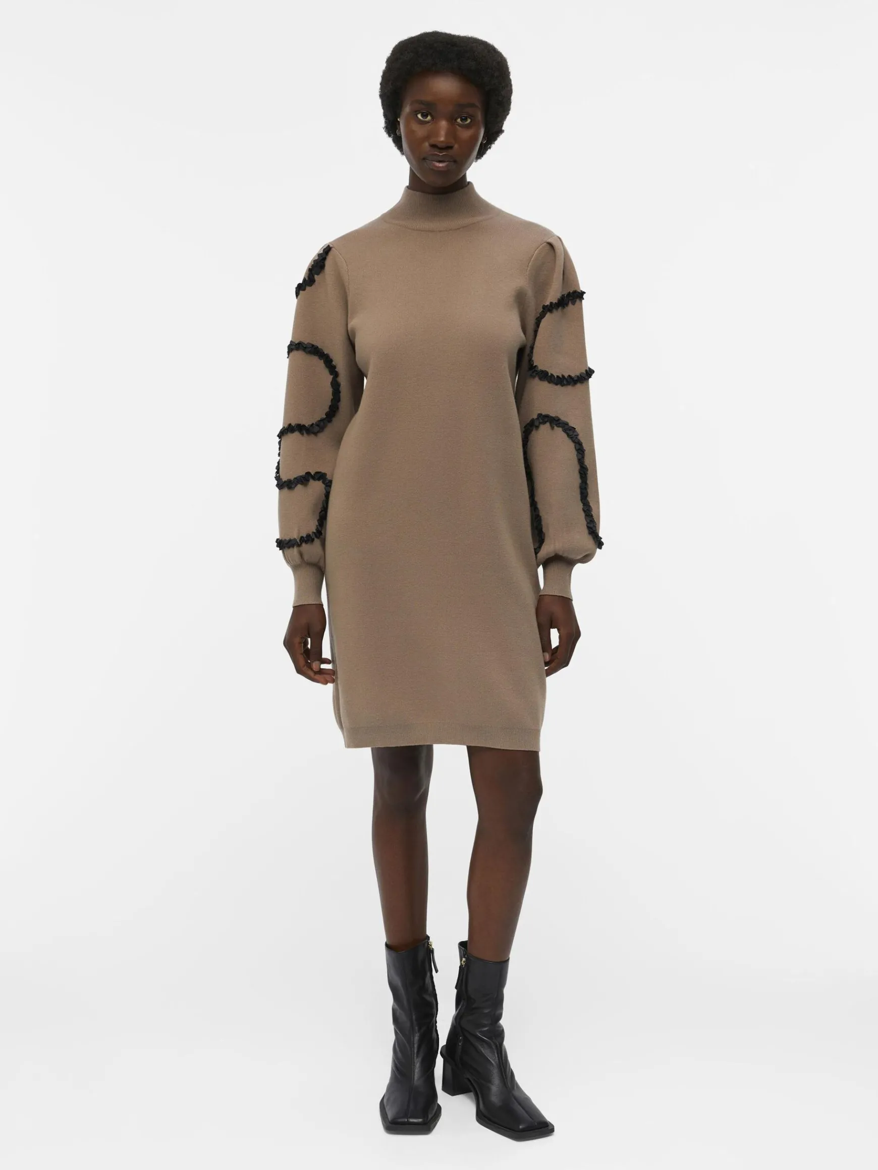 Dame OBJECT BALLONÆRMEDE STRIKKET KJOLE