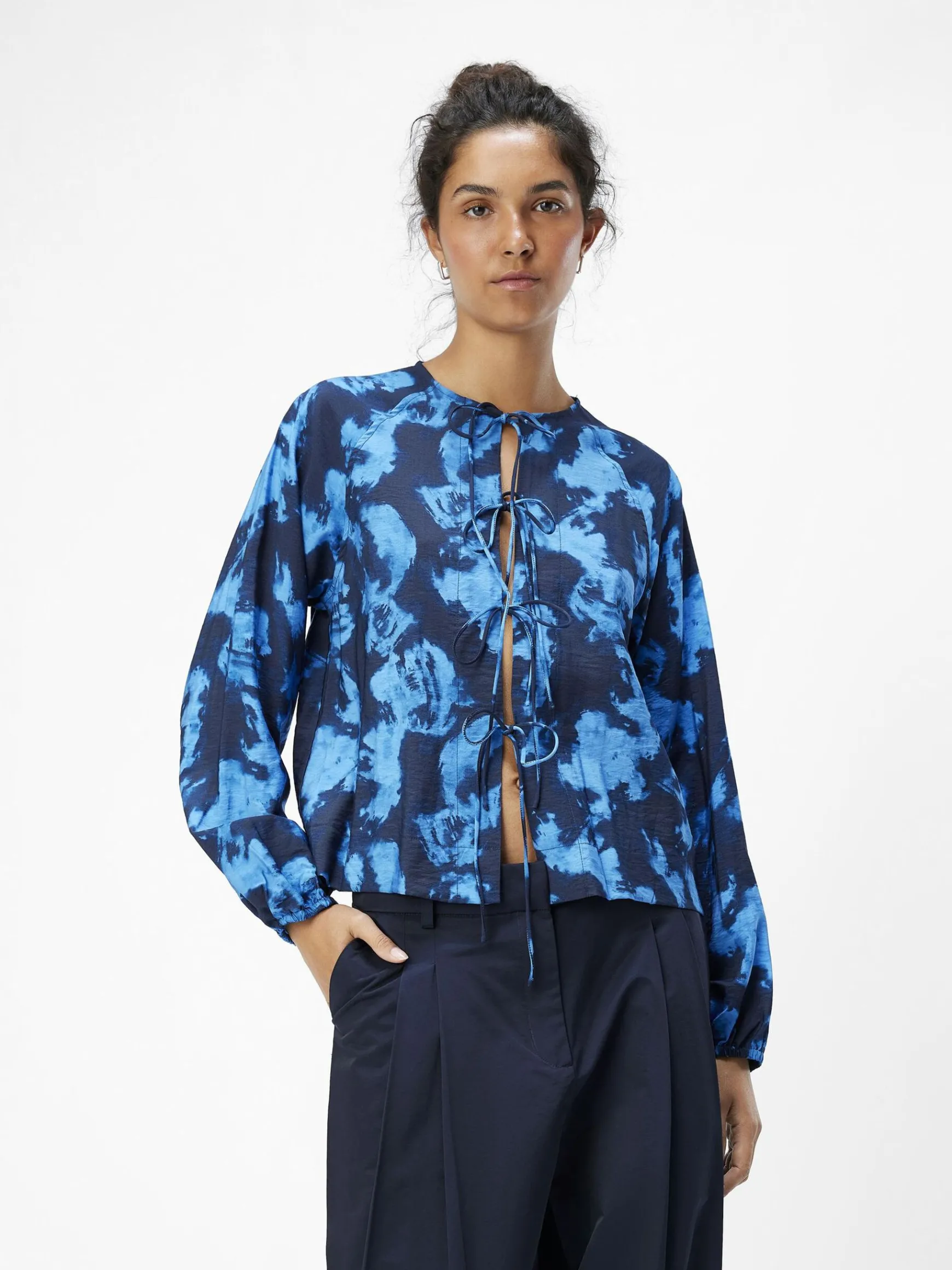 Dame OBJECT BINDELUKNING FORAN TOP