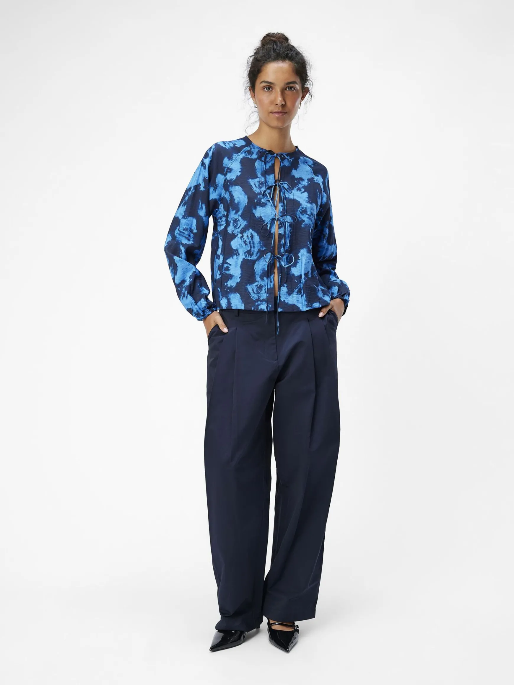 Dame OBJECT BINDELUKNING FORAN TOP