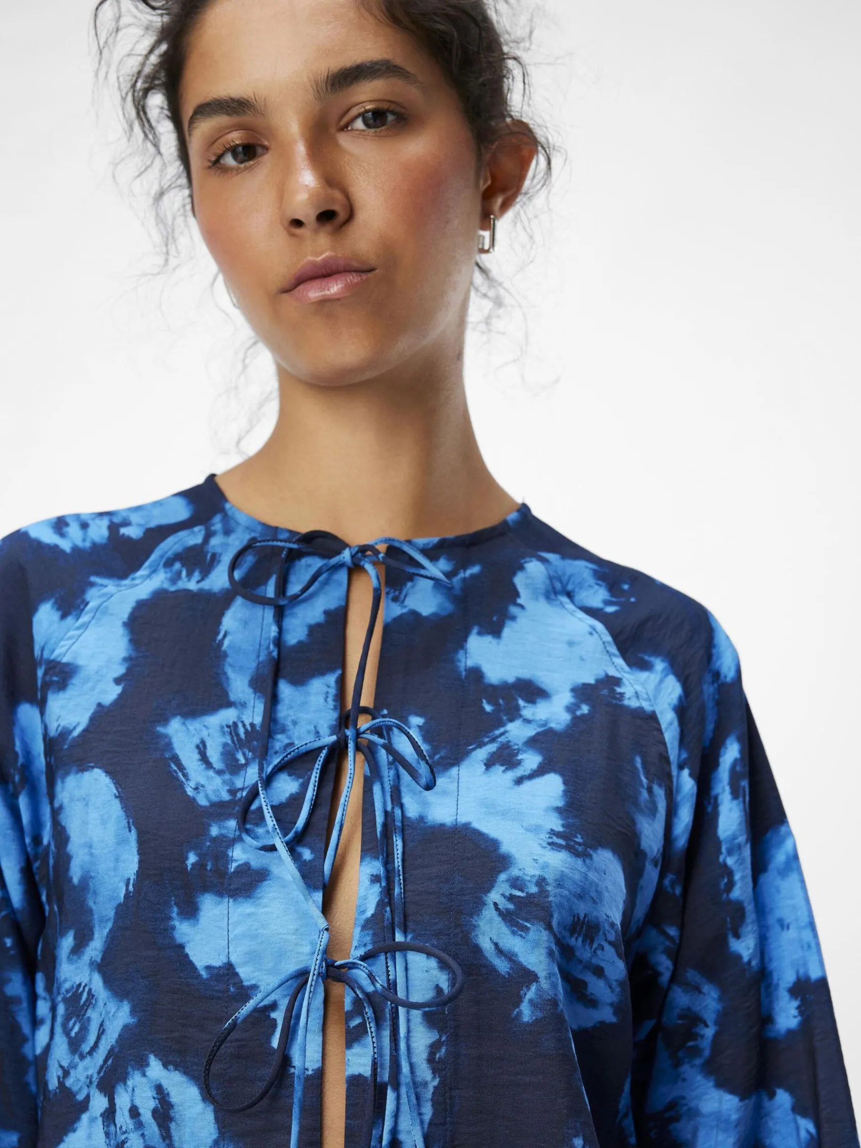 Dame OBJECT BINDELUKNING FORAN TOP