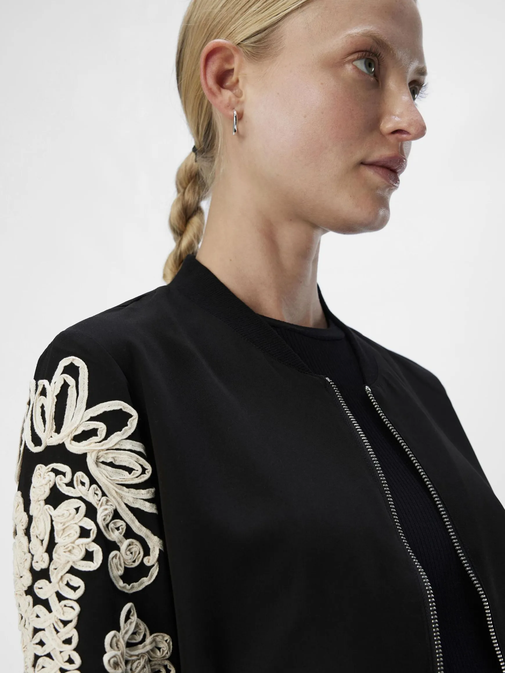 Dame OBJECT BRODERET BOMBERJAKKE